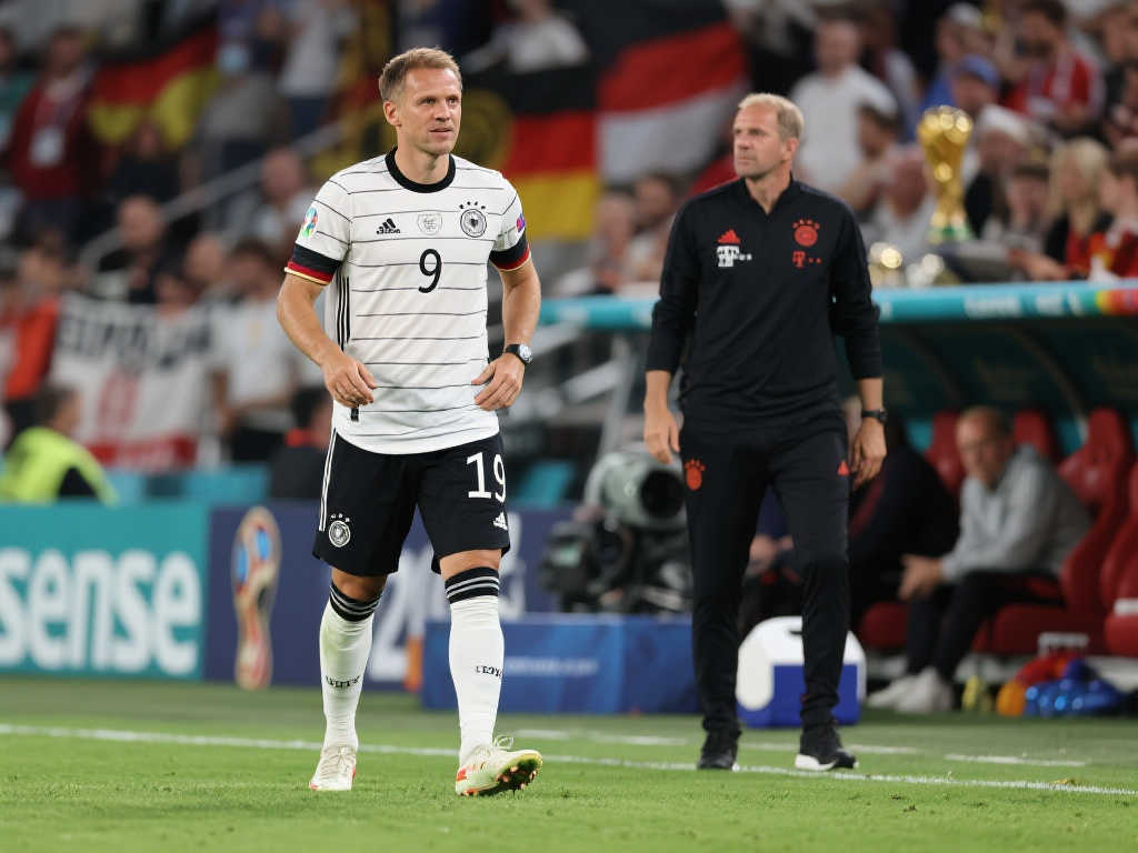 艰难抉择!德国足协高层一致决定弗里克离任,紧急寻觅新主帅 艰难抉择!德国足协高层一致决定弗里克离任,紧急寻觅新主帅